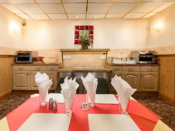 Oak Lea Hotel 5